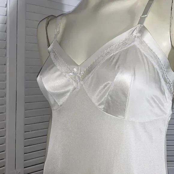 Vintage Lorraine Size 36 Tall Made in USA 100% Antron III‎ Nylon White Full Slip - Picture 3 of 15